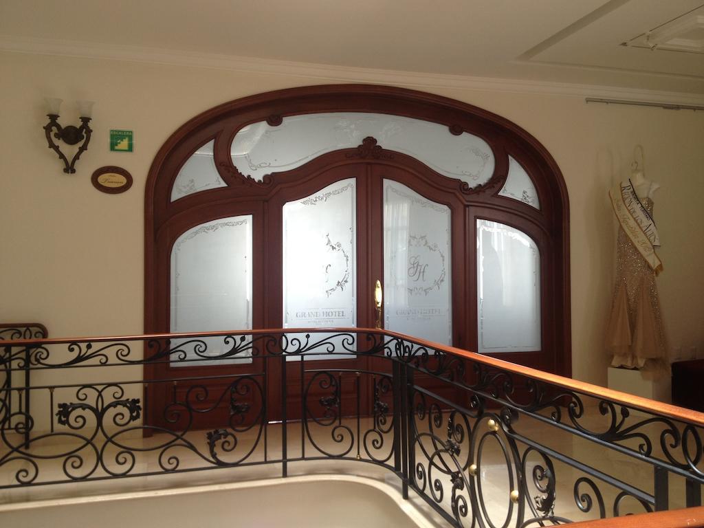 Grand Hotel Tepatitlan ภายนอก รูปภาพ