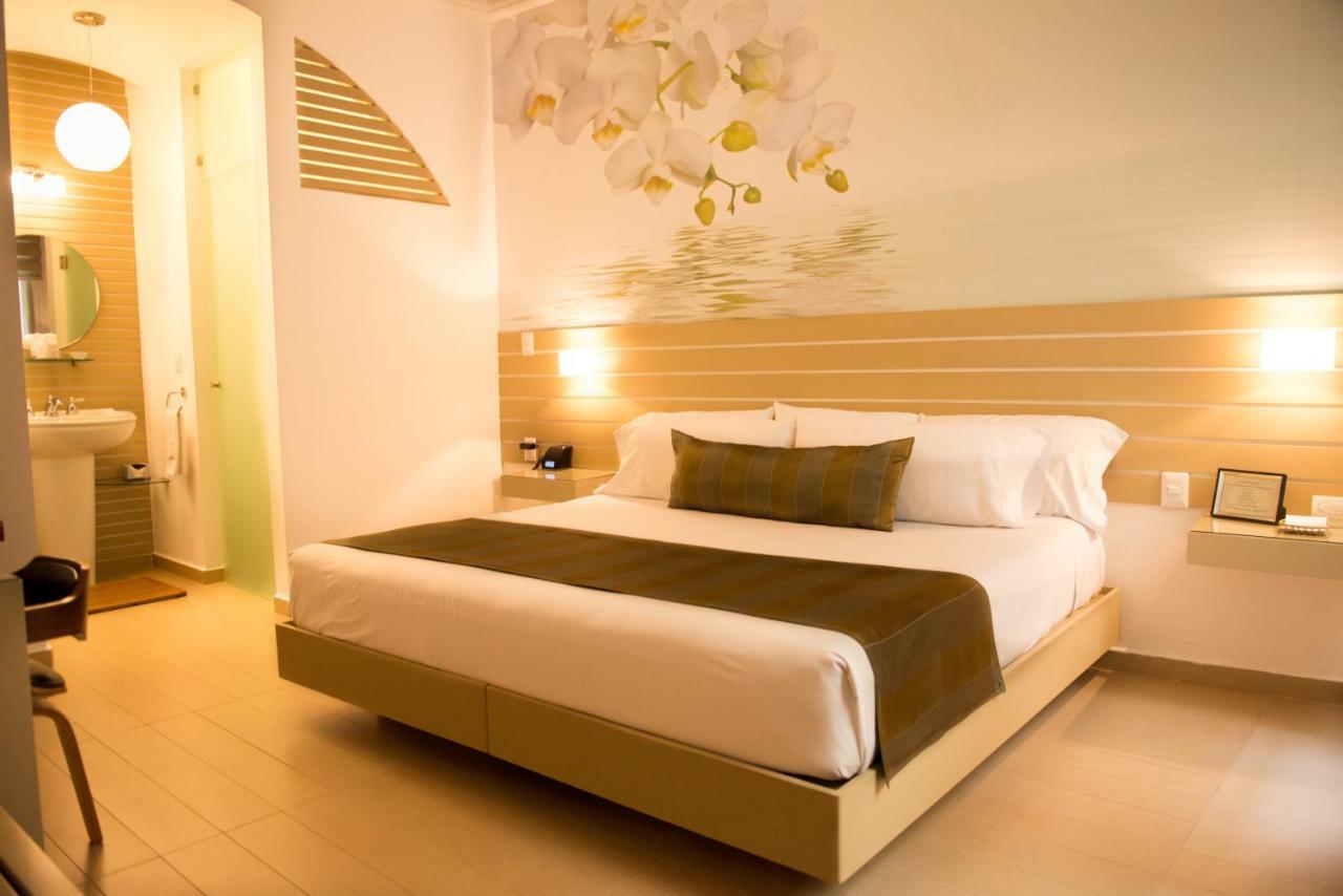 Grand Hotel Tepatitlan ภายนอก รูปภาพ